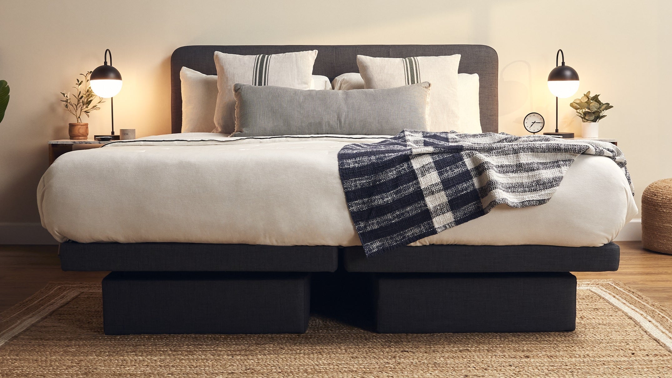 Adjustable Beds vs. Regular Beds: 7 Differences You Should Know ...